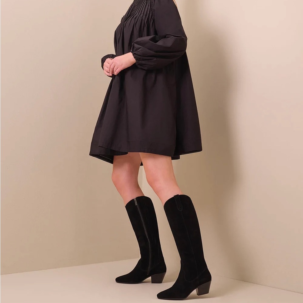Saffron Black Suede wide calf boots size 7.5